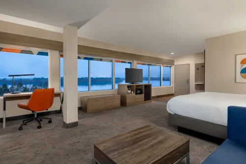 Holiday Inn Express & Suites EVANSVILLE DOWNTOWN by IHG Hotels in Vanderburgh County