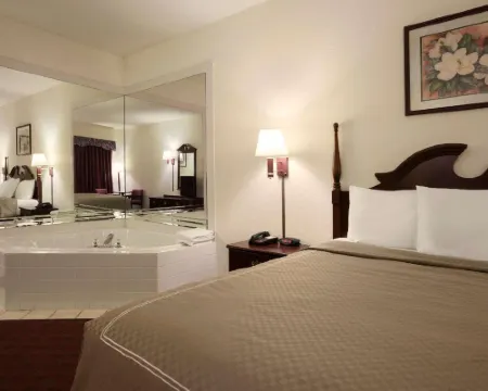 奧羅拉-內珀維爾地區速8酒店 奧羅拉酒店