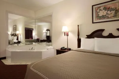 Super 8 by Wyndham Aurora/Naperville Area