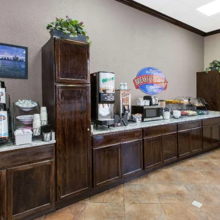 Baymont by Wyndham Downtown Detroit