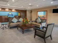 Days Inn & Suites by Wyndham San Antonio Near Frost Bank Ctr Hotels near Onslow Park