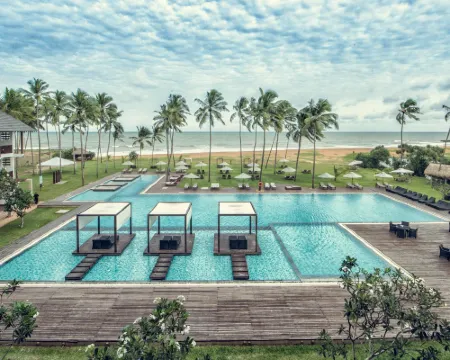 Suriya Resort Hotels in Puttalam