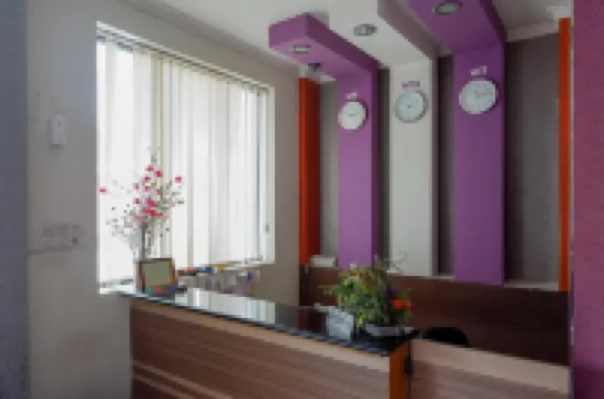 RedDoorz Near Monumen Habibi Ainun