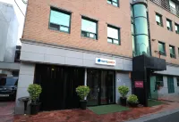 Hostel Korea - Original Hotels near Hello Kitty Island in N Seoul Tower
