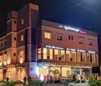 RadhaMangal Colors Inn Hotels in Yavatmal