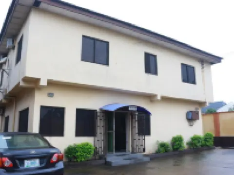 Liz Ani Hotel โรงแรมในแคละบาร์