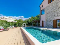 Villa Julia - parking