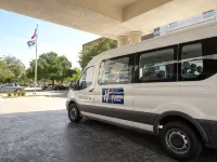 Holiday Inn Express & Suites DFW AIRPORT - GRAPEVINE by IHG - موقف سيارات