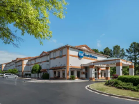 Best Western Plus Carlton Suites Hotels in Homewood