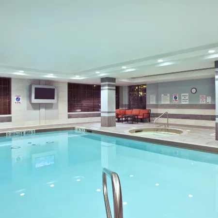Holiday Inn Express & Suites KINGSTON CENTRAL by IHG