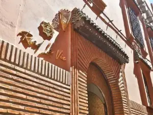 Riad la VIE