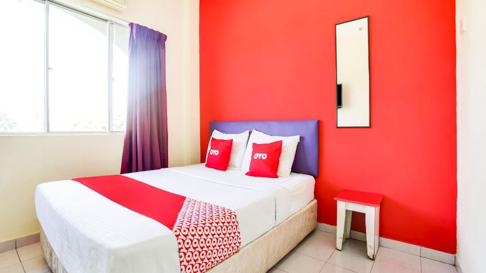 OYO 89615 T Family Hotel