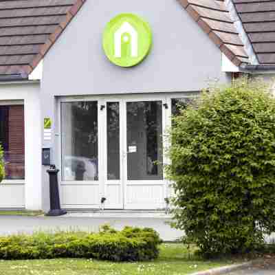 Campanile Nature - Dreux Hotel Exterior