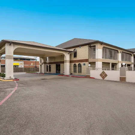Best Western Deer Park Inn  Suites
