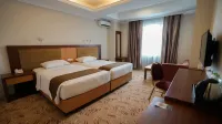 Grand Asrilia Hotel Hotel dekat Ps. Baru Trade Center