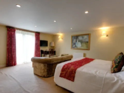 The Pheasant Public House & Hotel Hotels in Halstead