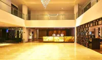 J Hotel - Bandara Soekarno Hatta Hotels in Benda