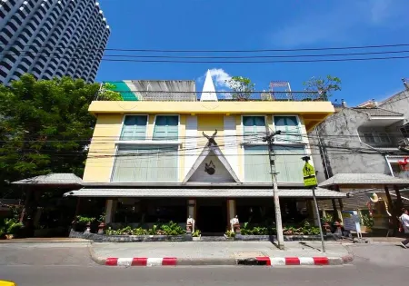 Royal Ivory Sukhumvit Nana