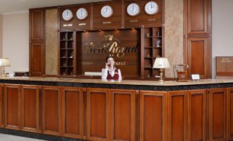 Red Royal by Undersun Hotel