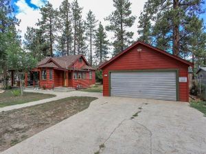 A Sweet Pine Cabin