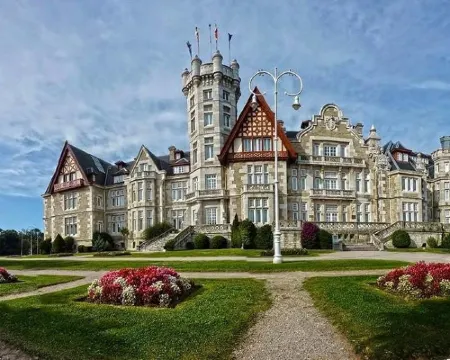 Hotel Mar Azul & Surf Hotels in Suances