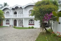 New White House Hotels in Aluthgama