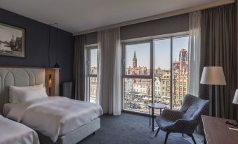 Radisson Hotel Amp; Suites Gdansk