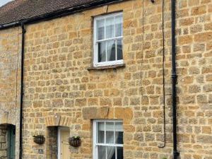 Charming Cottage in the Heart of Sherborne