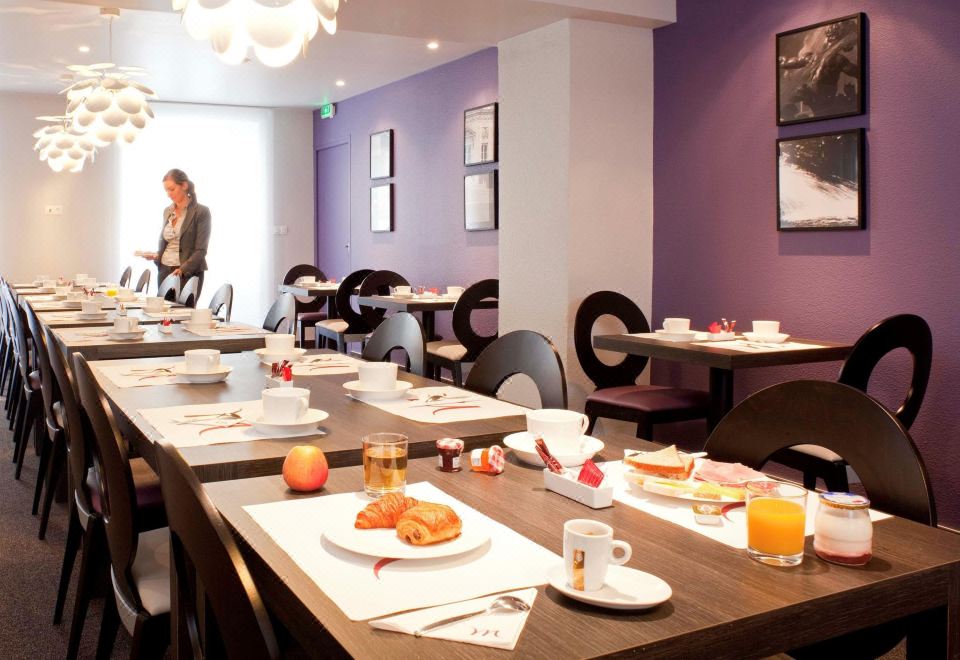 Mercure Versailles Chateau HotelOver view