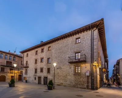 Palacio de Pujadas Hotels in Viana