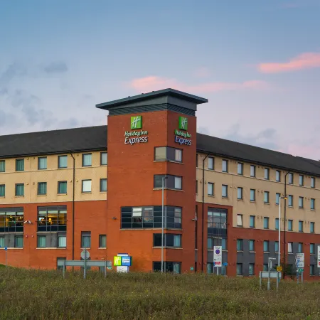 Holiday Inn Express LONDON - LUTON AIRPORT by IHG