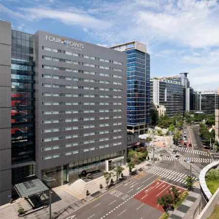 Four Points by Sheraton Seoul, Guro Отели рядом с достопримечательностью «Аутлет Mario»