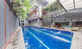 Urbanview Hotel Villa Surya Bandung