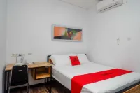 RedDoorz Plus Near Patung Kuda Undip Hotel dekat MASJID BAABUSSALAM - GOMBEL PERMAI