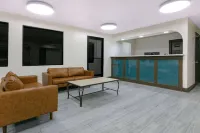 Super 8 by Wyndham Moss Point - Pet Friendly