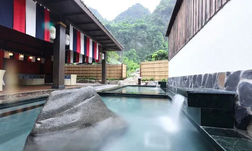 Yoko Onsen Quang Hanh