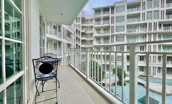 Summer Huahin Condo 2 Bedrooms Pool View Classic Room