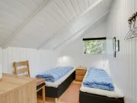 "Hjalmara" - 900m from the Sea