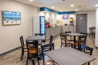 Baymont by Wyndham Biloxi/Ocean Springs - sarapan