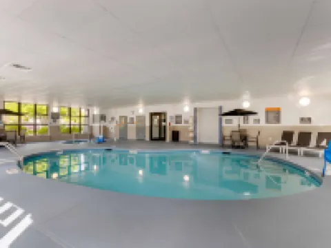 La Quinta Inn & Suites by Wyndham des Moines West Clive Hotels in Clive