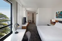 The Fort Sutter Hotel Sacramento, Tapestry Collection by Hilton Hotel dekat 7 Up Bottling Co