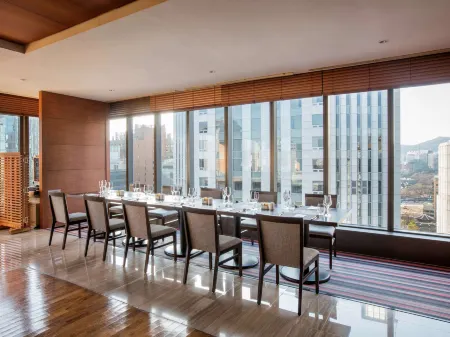 ibis Ambassador Seoul Myeongdong Отели рядом с достопримечательностью «Художественный музей Кёмджэ Чон Сона»