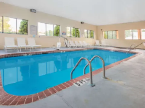 Days Inn & Suites by Wyndham Peachtree Corners/Norcross ノークロスのホテル