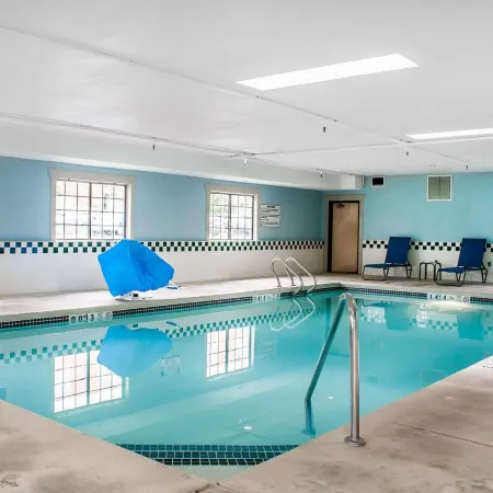 Comfort Inn & Suites Hamburg - Buffalo South