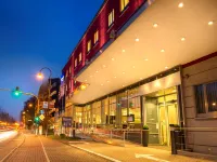 Essential by Dorint Köln-Junkersdorf Hotel dekat Stasiun Bawah Tanah Schaffrathsgasse