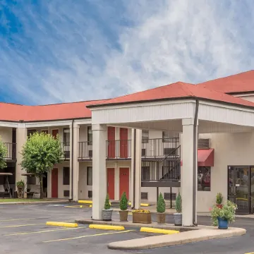 Super 8 by Wyndham Bryant Little Rock Area