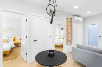 The Sweetest Suite - 91 Walkscore! Các khách sạn gần Fusion Marine Technology