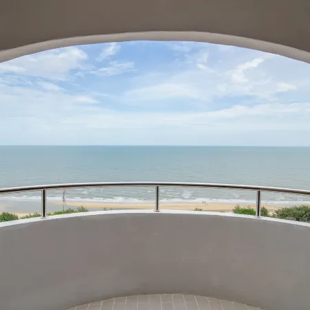 Golden Beach Cha-Am Hotel