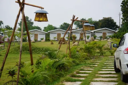 Sou Eco Camp Отели рядом с достопримечательностью «Стейтью Оф Юнити»