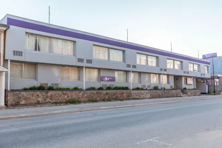 Knights Inn North Bay Отели рядом с достопримечательностью «Университет Ниписсинг»
